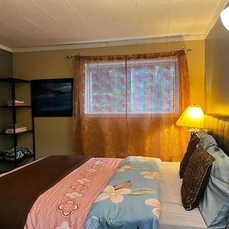 Beautiful Room Close Airport! YYC Екстериор снимка