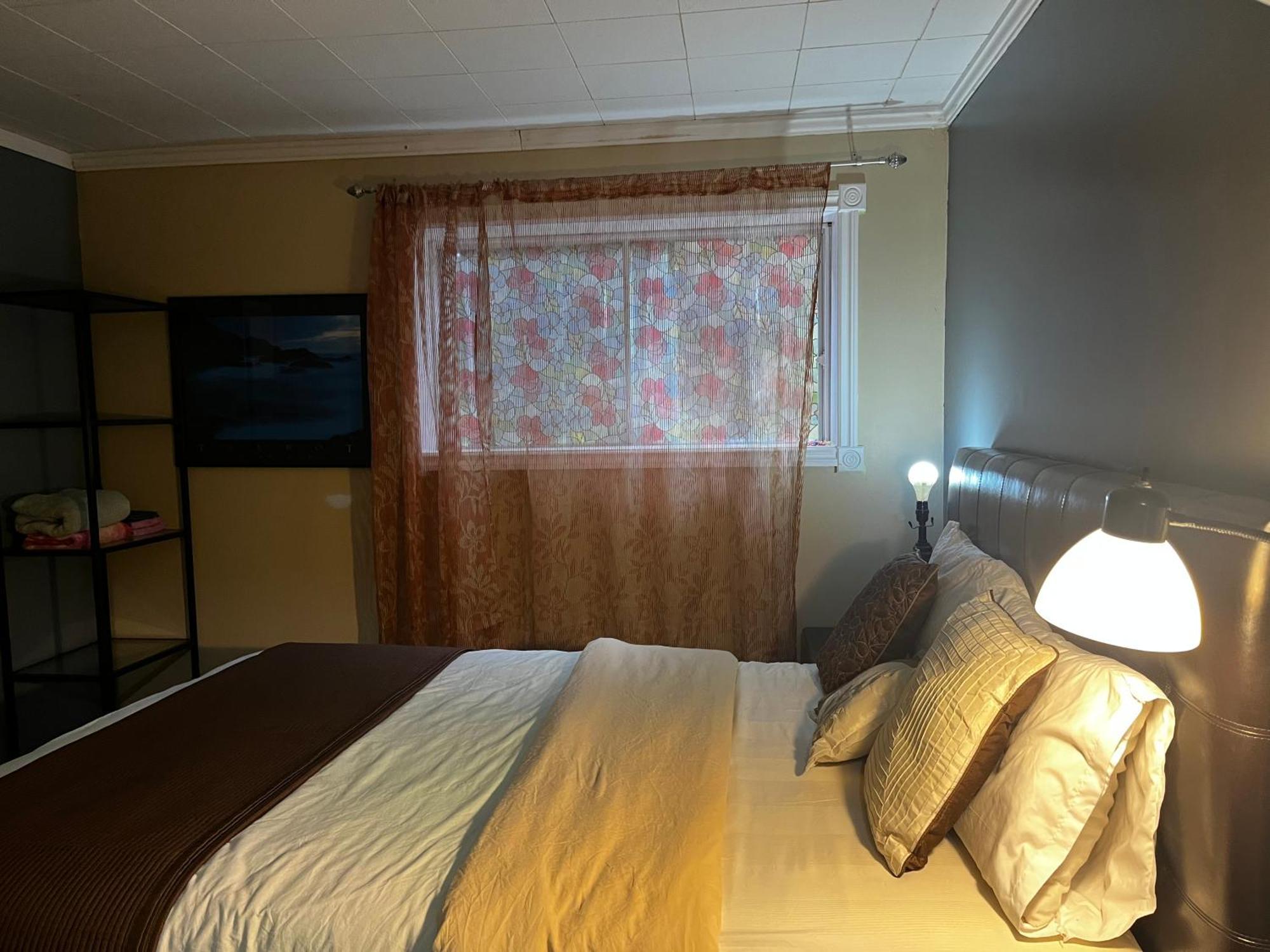 Beautiful Room Close Airport! YYC Екстериор снимка