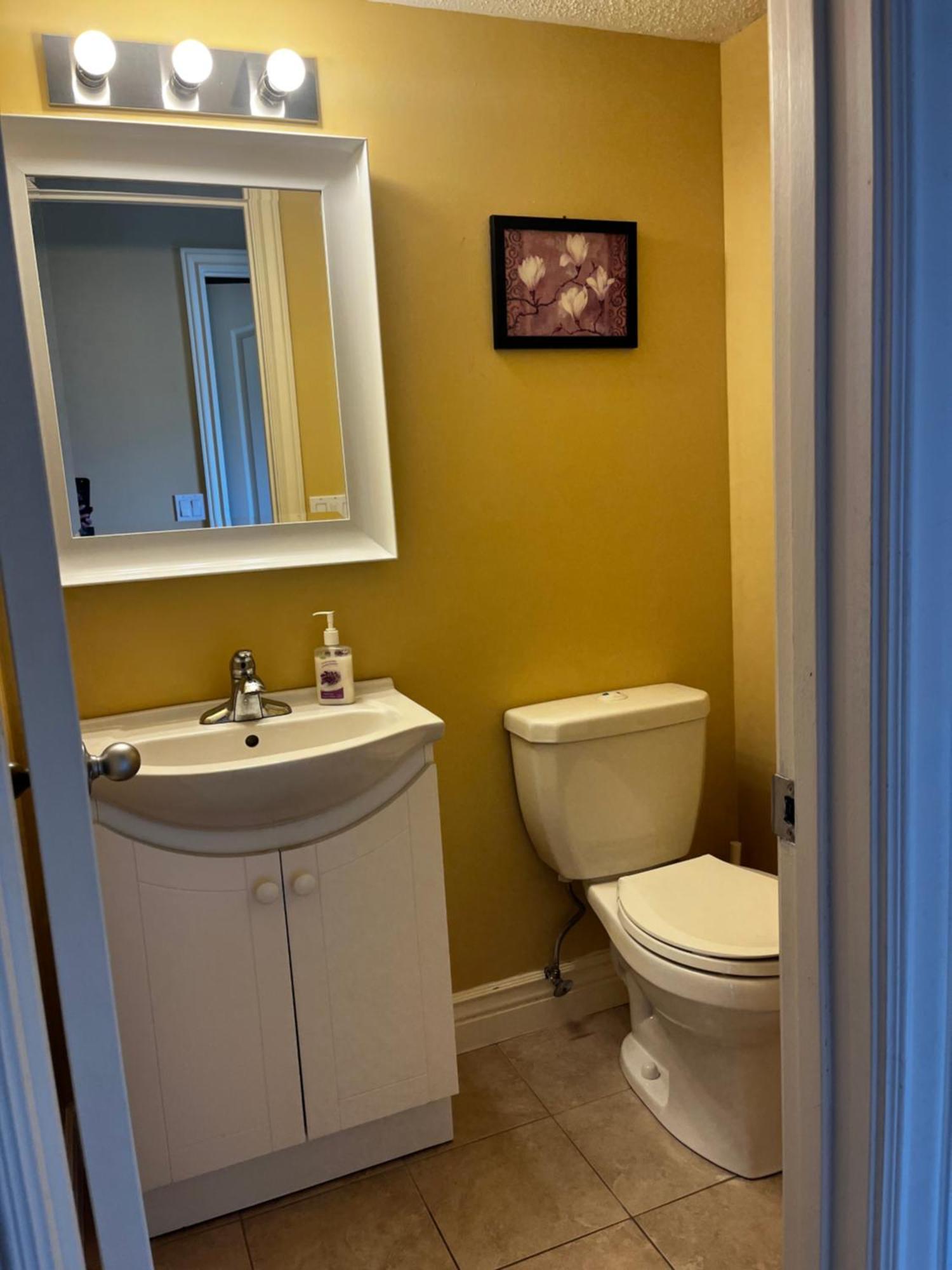 Beautiful Room Close Airport! YYC Екстериор снимка