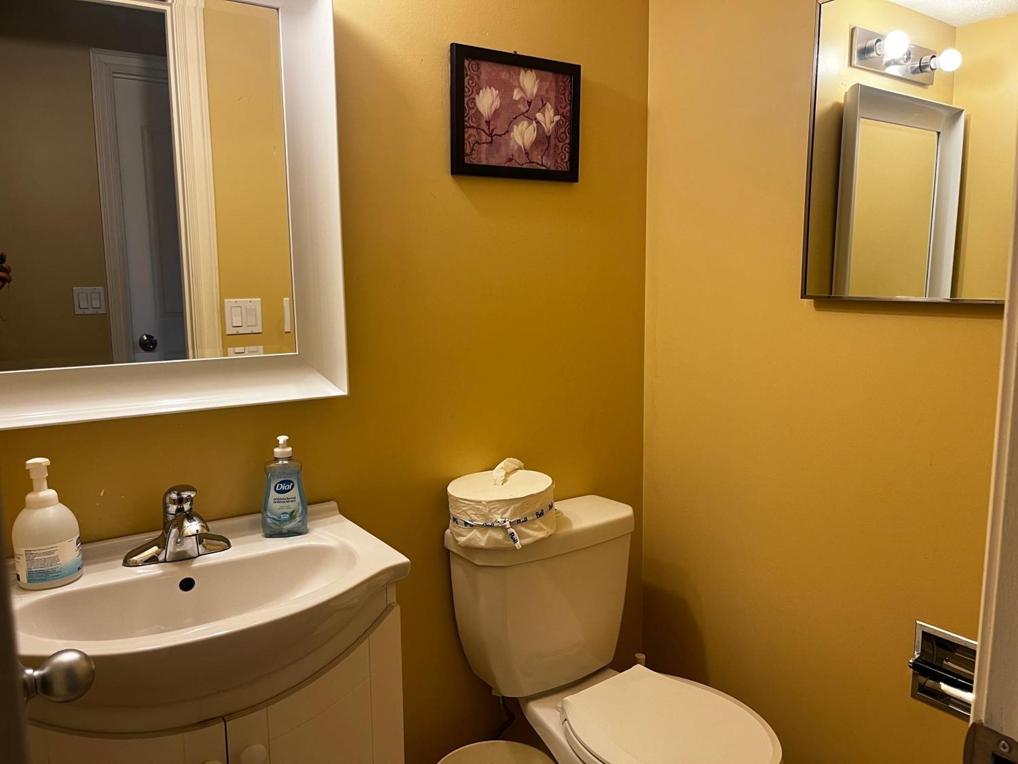 Beautiful Room Close Airport! YYC Екстериор снимка
